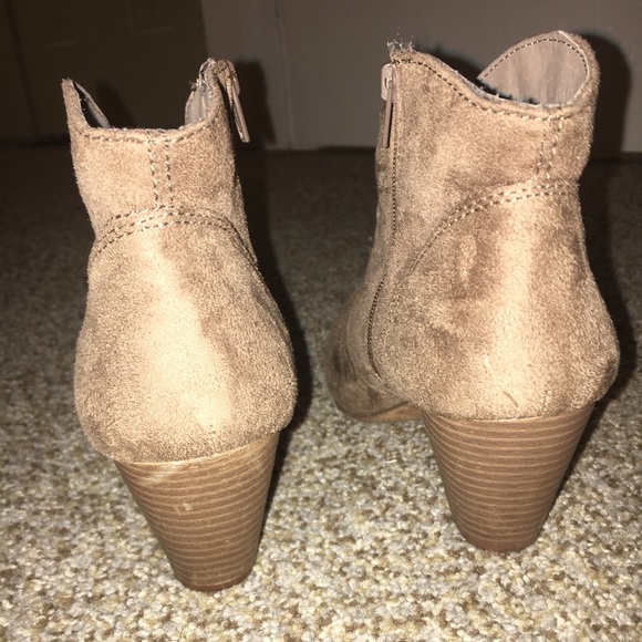 Brown suede booties - Picture 3 of 6